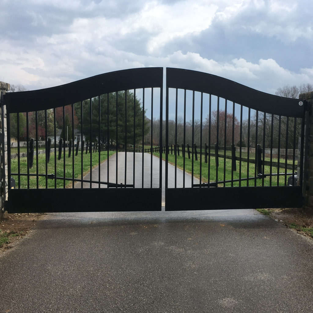 TOP & BOTTOM SOLID PANEL GATE 1